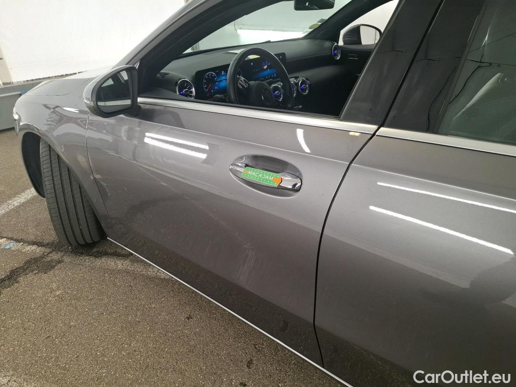  Mercedes  A-Klasse MERCEDES-BENZ Classe A Compact / 2018 / 5P / Berline A 180 d Business Line #16