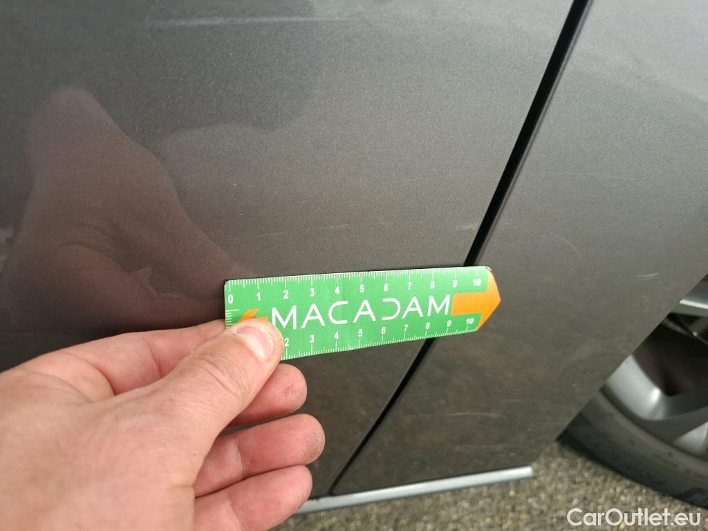  Mercedes  A-Klasse MERCEDES-BENZ Classe A Compact / 2018 / 5P / Berline A 180 d Business Line #24