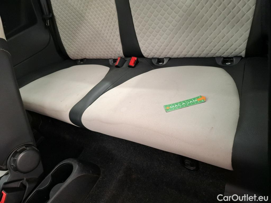  Fiat  500 FIAT   2015 3P Berline Hybrid 1.0 BSG 70 ch Dolcevita #8