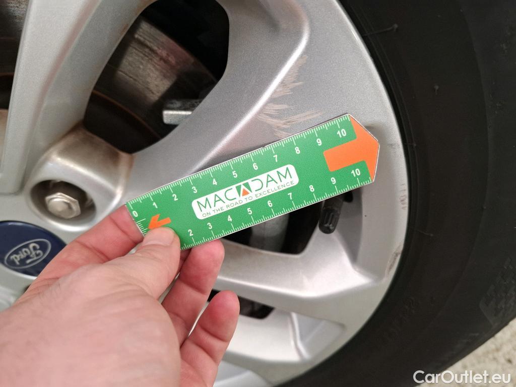  Ford  Kuga FORD  / 2019 / 5P / SUV 2.5 190 hybrid Flexifuel Pshift Titanium #16