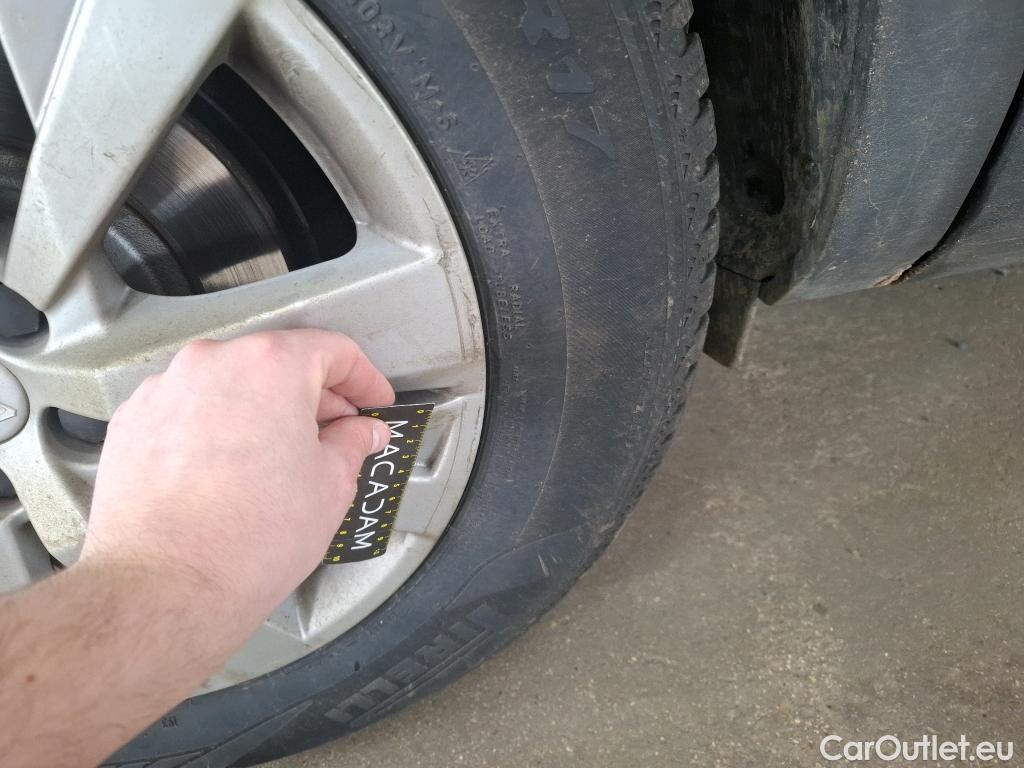  Peugeot  3008  Active Pack 1.5 HDi 130CV BVA8 E6d #10