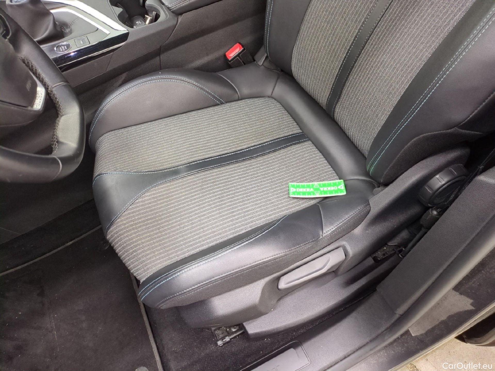  Peugeot  3008  Allure Pack 1.5 HDi 130CV BVM6 E6d #2