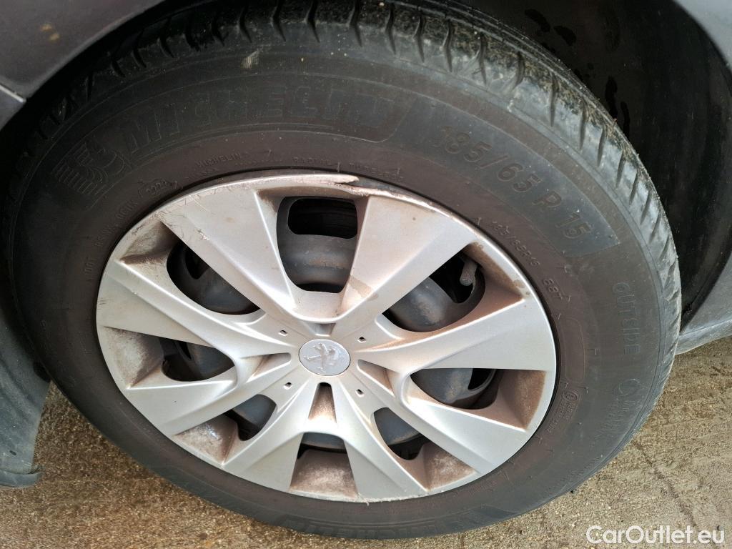  Peugeot  208  Affaire Premium 1.6 HDi 100CV BVM5 E6 #24