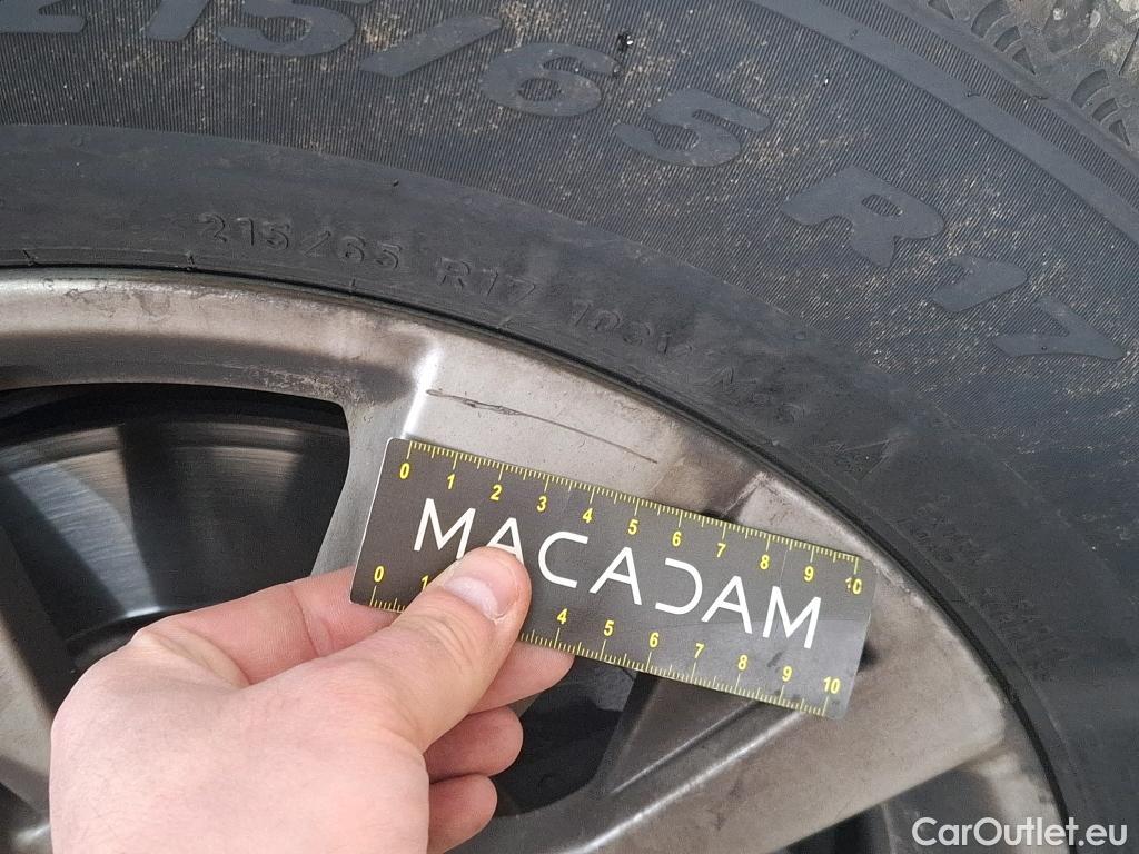  Peugeot  3008  Active Pack 1.5 HDi 130CV BVA8 E6d #15