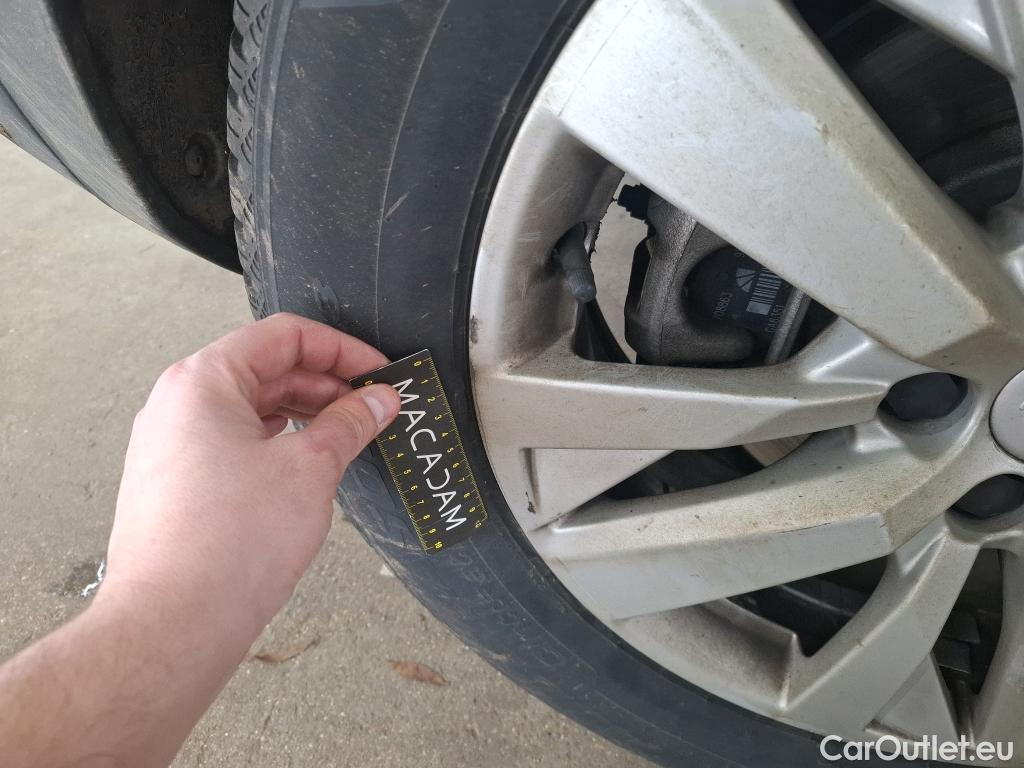  Peugeot  3008  Active Pack 1.5 HDi 130CV BVA8 E6d #12