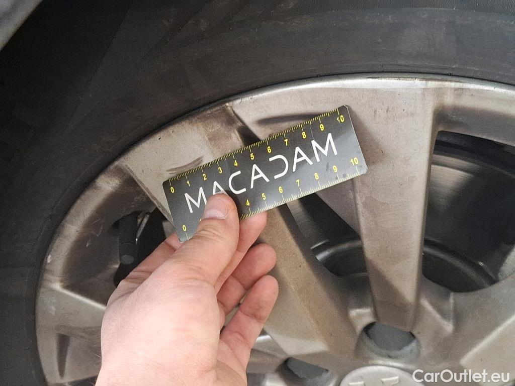  Peugeot  3008  Active Pack 1.5 HDi 130CV BVA8 E6d #17