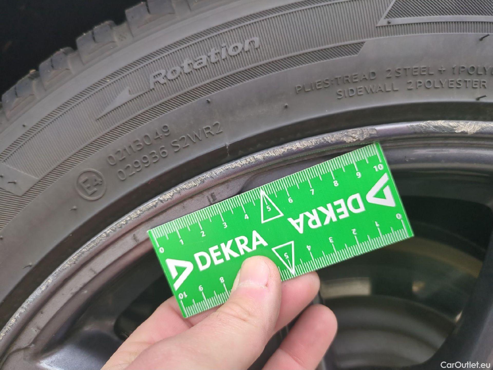  Tesla  Model 3 TESLA  / 2018 / 4P / Berline Autonomie Standard Plus RWD #8