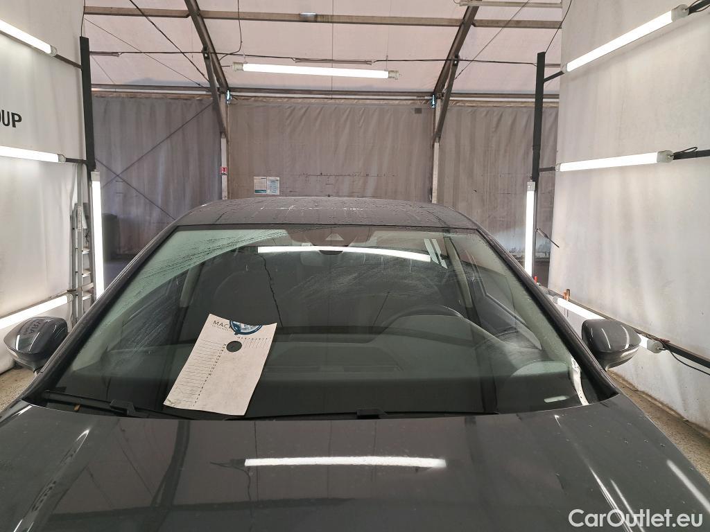  Volkswagen  Golf  VOLKSWAGEN / 2020 / 5P / Berline 2.0 TDI SCR 115 DSG7 LIFE SOCI BUSINESS #1