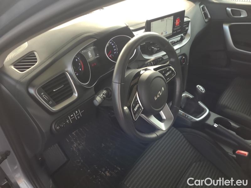  KIA  Cee'd Ceed Sportswagon (2018->) Ceed SW 1.5 T-GDI 118 Top #10