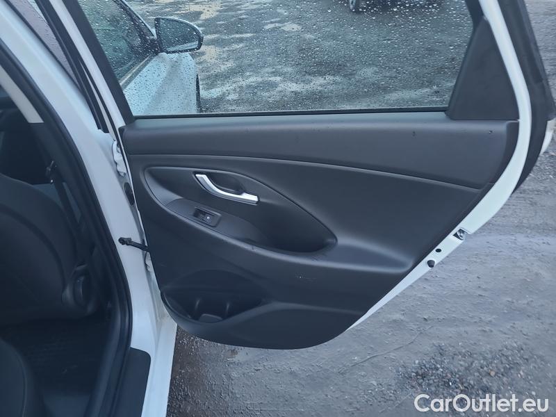  Hyundai  i30   cw (PD)(2017->)  kom.1.0TGDI 120 Smart #10