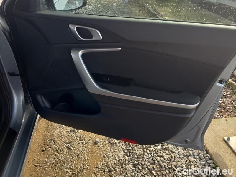  KIA  Cee'd Ceed Sportswagon (2018->) Ceed SW 1.5 T-GDI 118 Top #17