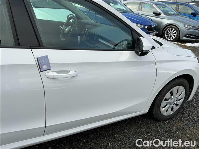  Skoda  Fabia  1.0 MPI 59 Ambition 5d #4