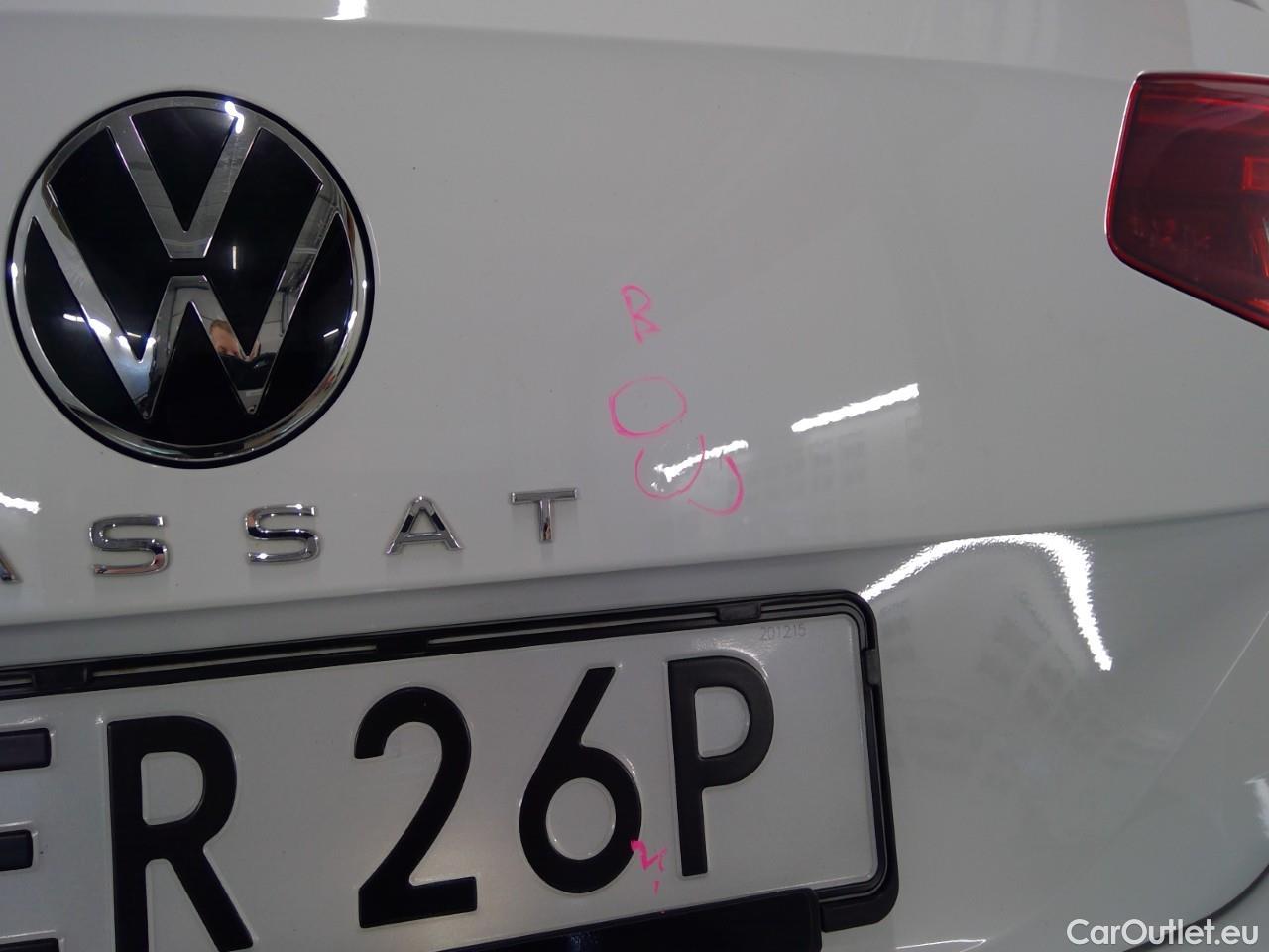  Volkswagen  Passat  SC TSI 150 Edition Aut. #10