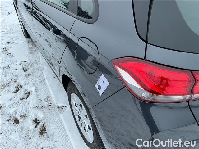  Hyundai  i30  1.5i CVVT 81 Start Plus #4