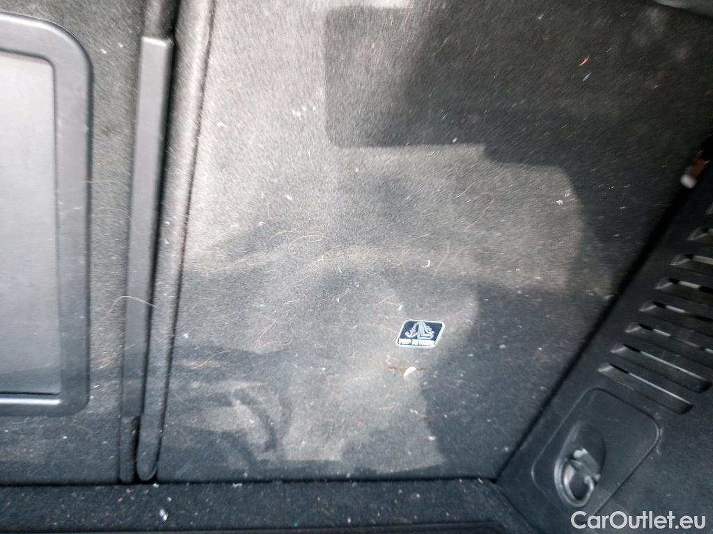  Peugeot  3008 PEUGEOT  Hybrid / 2020 / 5P / todoterreno 225 e-EAT8 GT #15