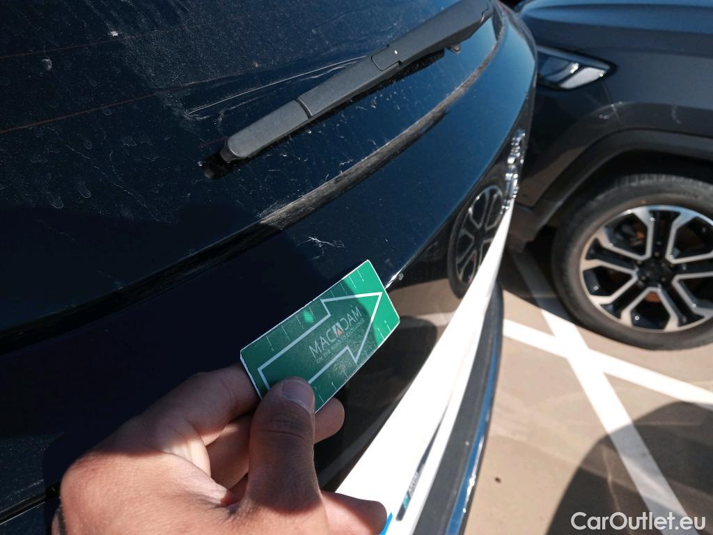  Peugeot  3008 PEUGEOT  Hybrid / 2020 / 5P / todoterreno 225 e-EAT8 GT #27