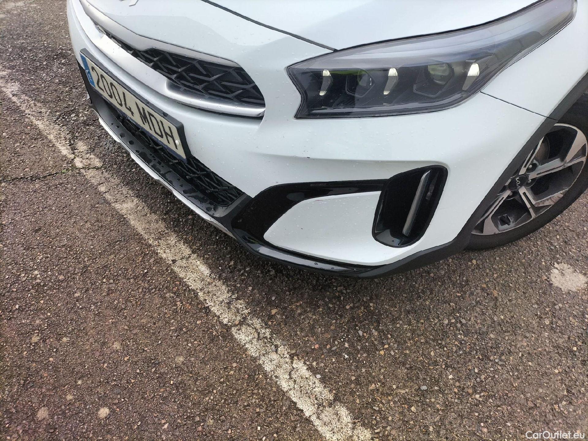  KIA  XCeed KIA  / 2022 / 5P / todoterreno 1.0 T-GDi Drive 88kW (120CV) #3