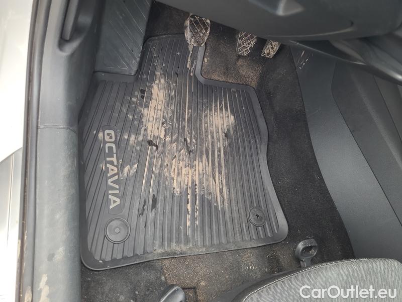  Skoda  Octavia  Combi (NX3)(2020) Oct.Combi 2.0TDI 85 Style #3