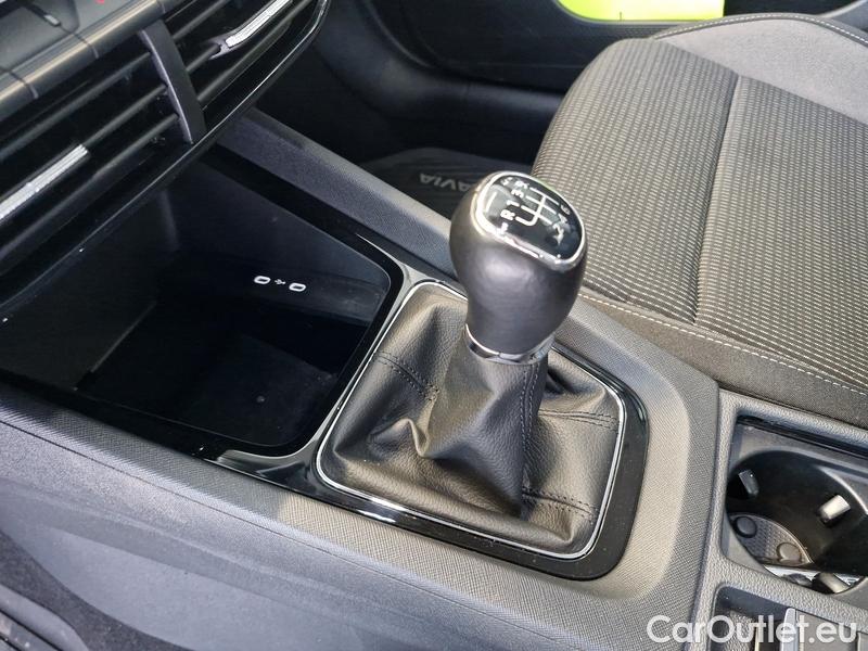  Skoda  Octavia  Combi (NX3)(2020) Oct.C.2.0 TDI 110 Ambition #6