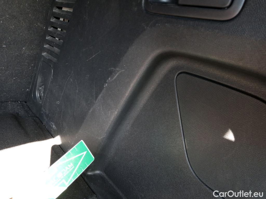  Peugeot  3008 PEUGEOT  Hybrid / 2020 / 5P / todoterreno 225 e-EAT8 GT #20