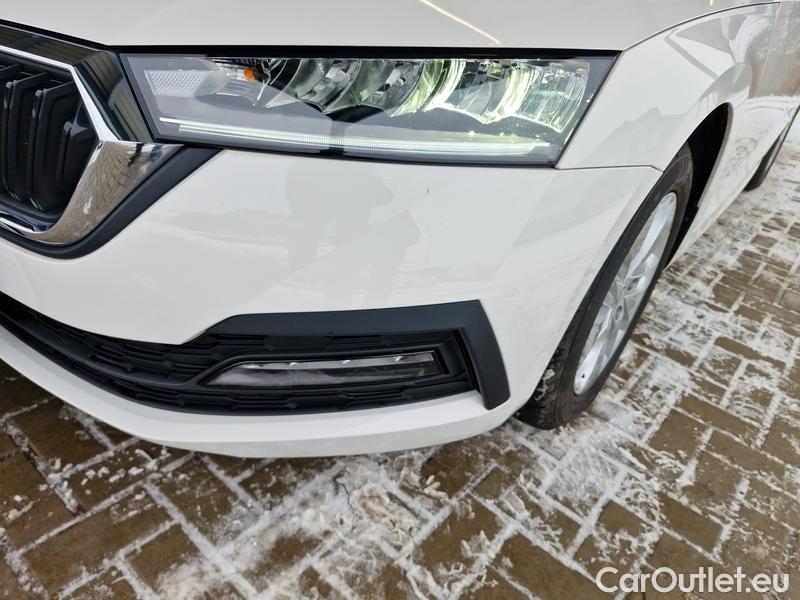  Skoda  Octavia  Combi (NX3)(2020) Oct.C.2.0 TDI 110 Ambition #3