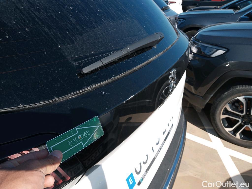  Peugeot  3008 PEUGEOT  Hybrid / 2020 / 5P / todoterreno 225 e-EAT8 GT #28