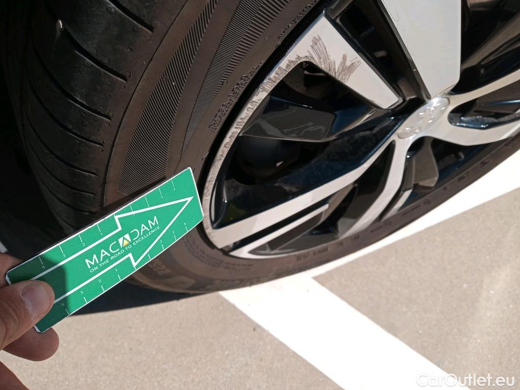  Peugeot  3008 PEUGEOT  Hybrid / 2020 / 5P / todoterreno 225 e-EAT8 GT #5