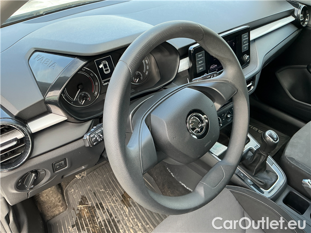  Skoda  Fabia  1.0 MPI 59 Ambition 5d #9