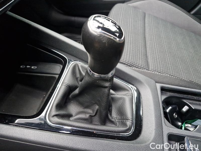  Skoda  Octavia  Lim. (NX3)(2020)  2.0TDI 85 Ambition 5d #8