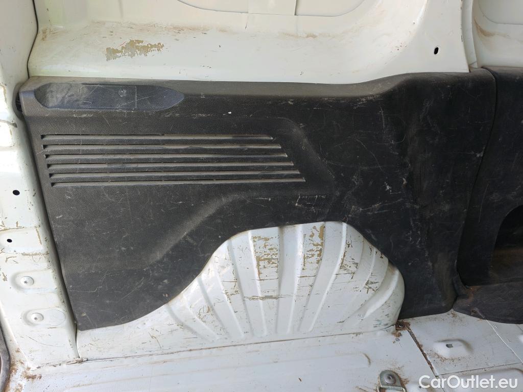  Opel  Combo OPEL  / 2018 / 3P / furgón derivado de turismo 1.6 TD 55kW (75CV) Express L H1 650kg #26