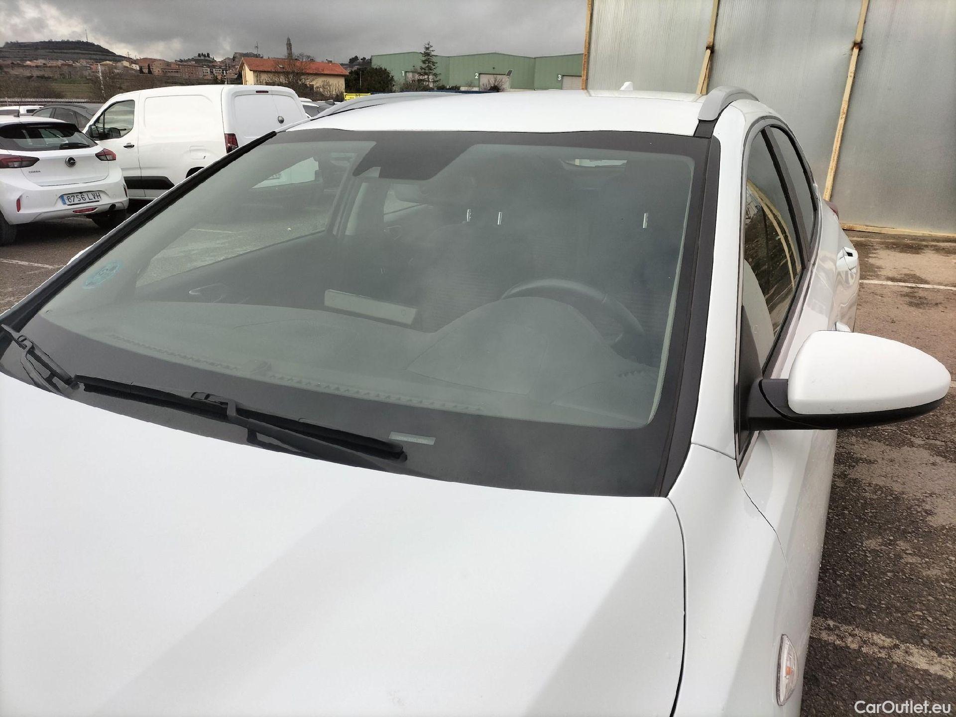  KIA  XCeed KIA  / 2022 / 5P / todoterreno 1.0 T-GDi Drive 88kW (120CV) #5