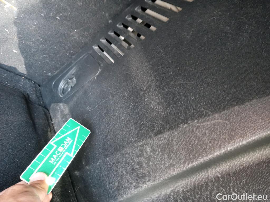  Peugeot  3008 PEUGEOT  Hybrid / 2020 / 5P / todoterreno 225 e-EAT8 GT #19