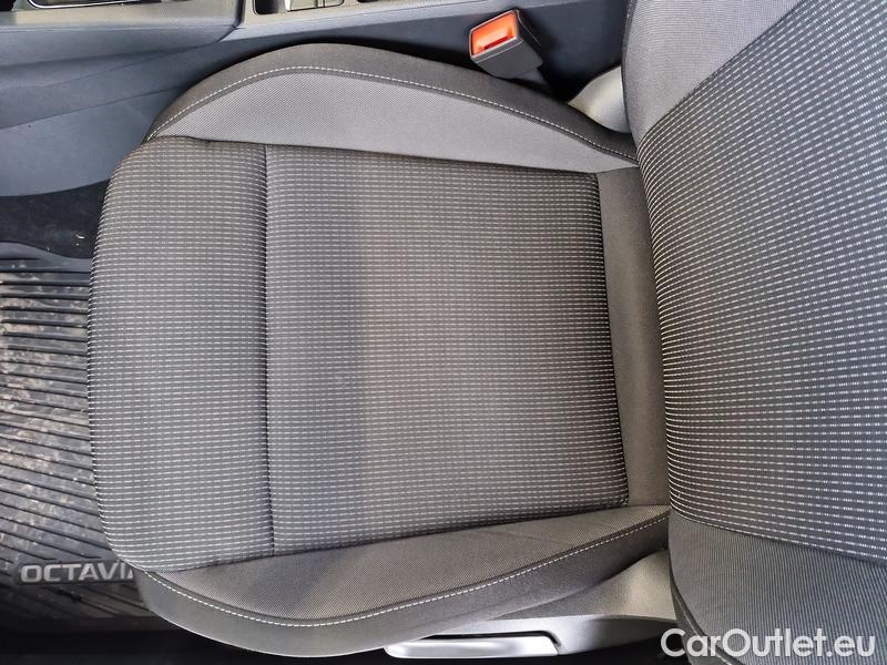  Skoda  Octavia  Combi (NX3)(2020) Oct.C.2.0 TDI 110 Ambition #7