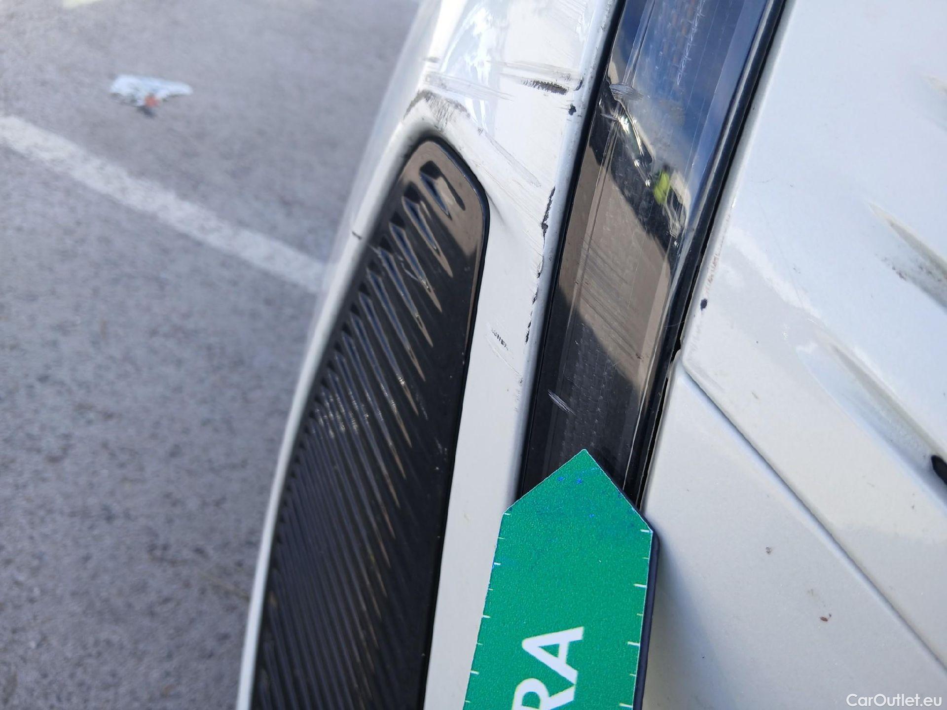  Peugeot  3008 PEUGEOT  / 2020 / 5P / todoterreno 1.5 BlueHDi 96kW (130CV) S&S Active Pack (AC4) #9