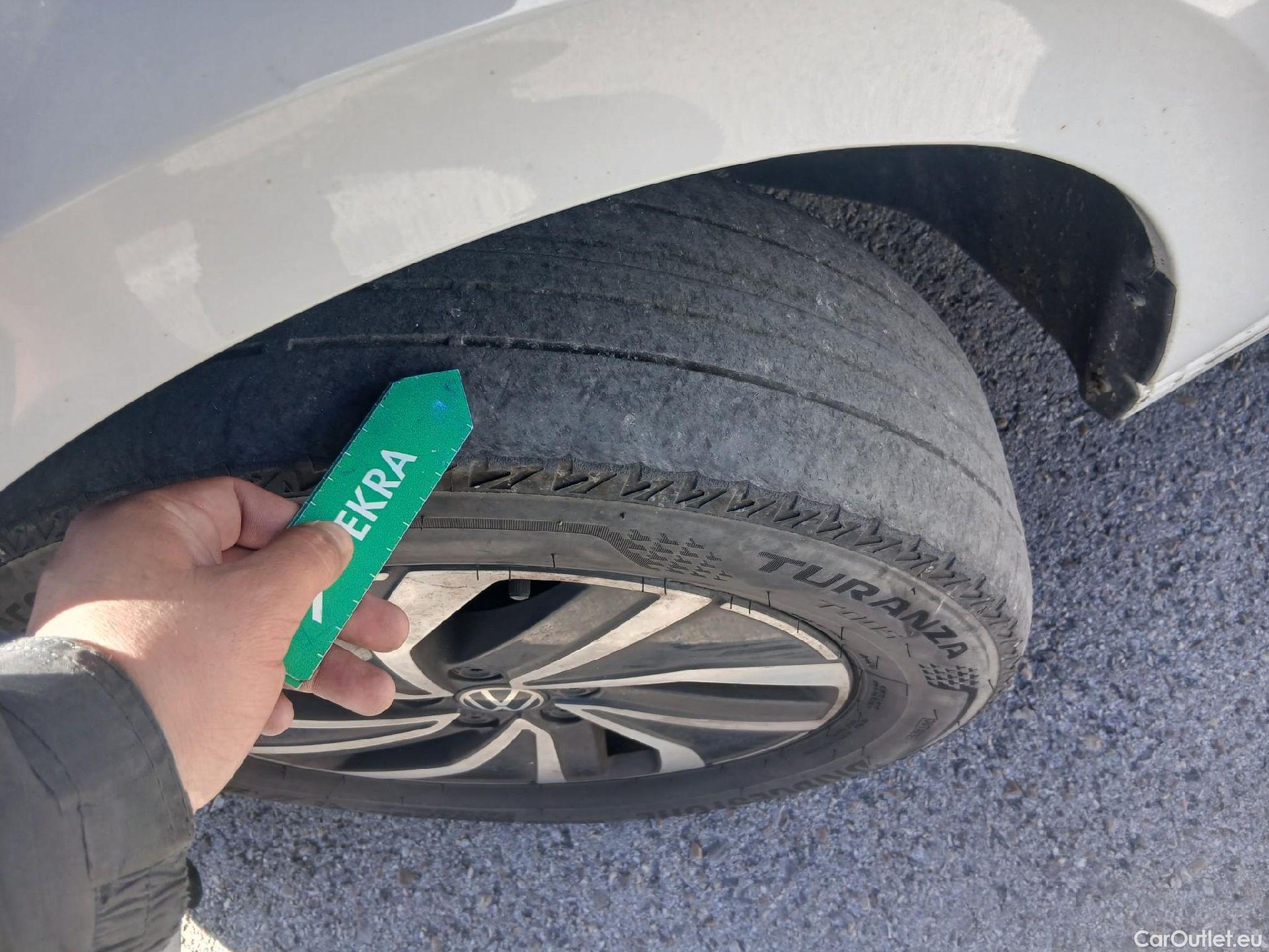  Volkswagen  Polo VOLKSWAGEN  / 2021 / 5P / berlina con portón Life 1.0 TSI 70kW (95CV) #3