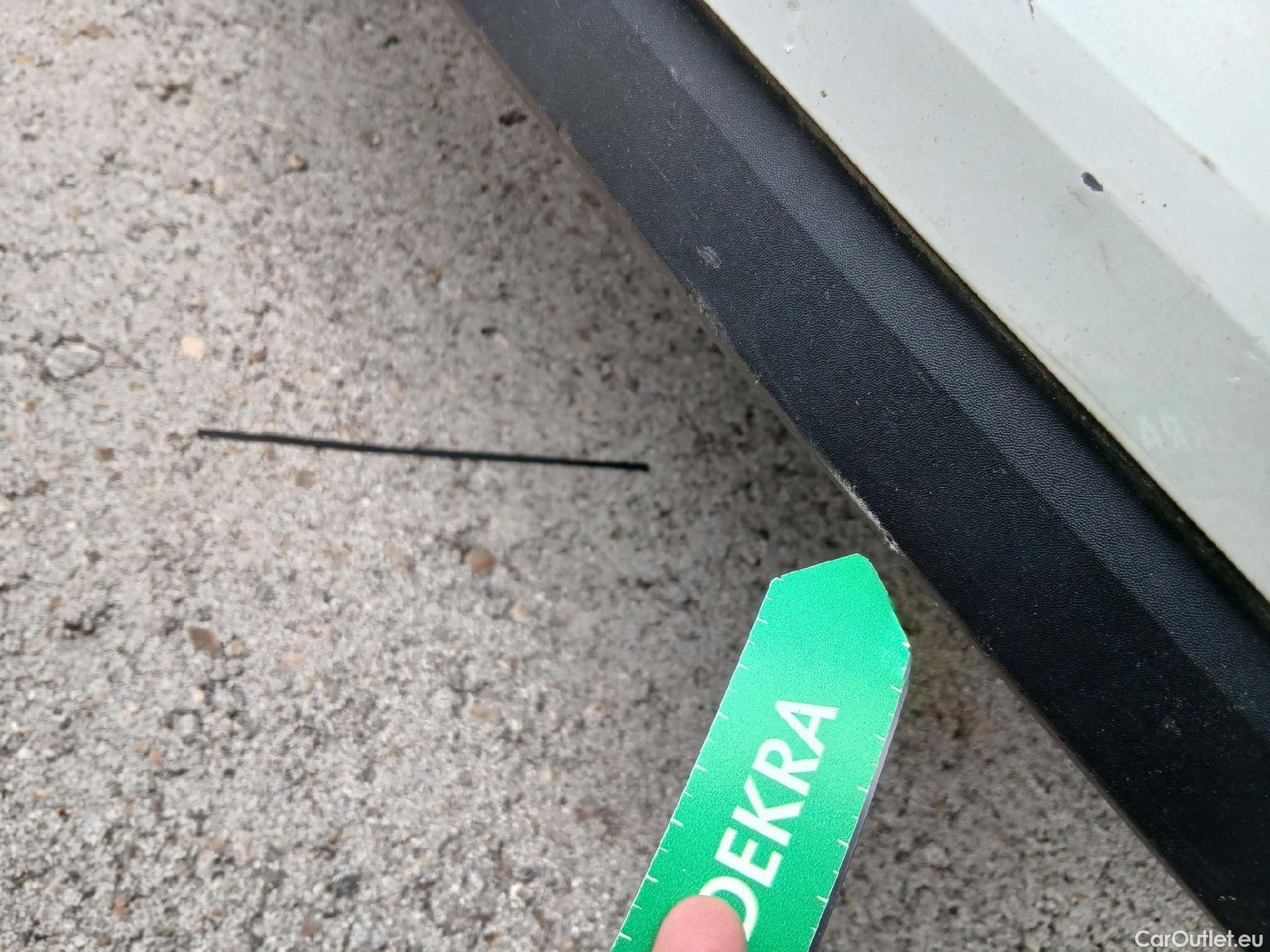  Renault  Clio RENAULT  / 2019 / 5P / berlina con portón Business TCe 74 kW (100CV) GLP #26