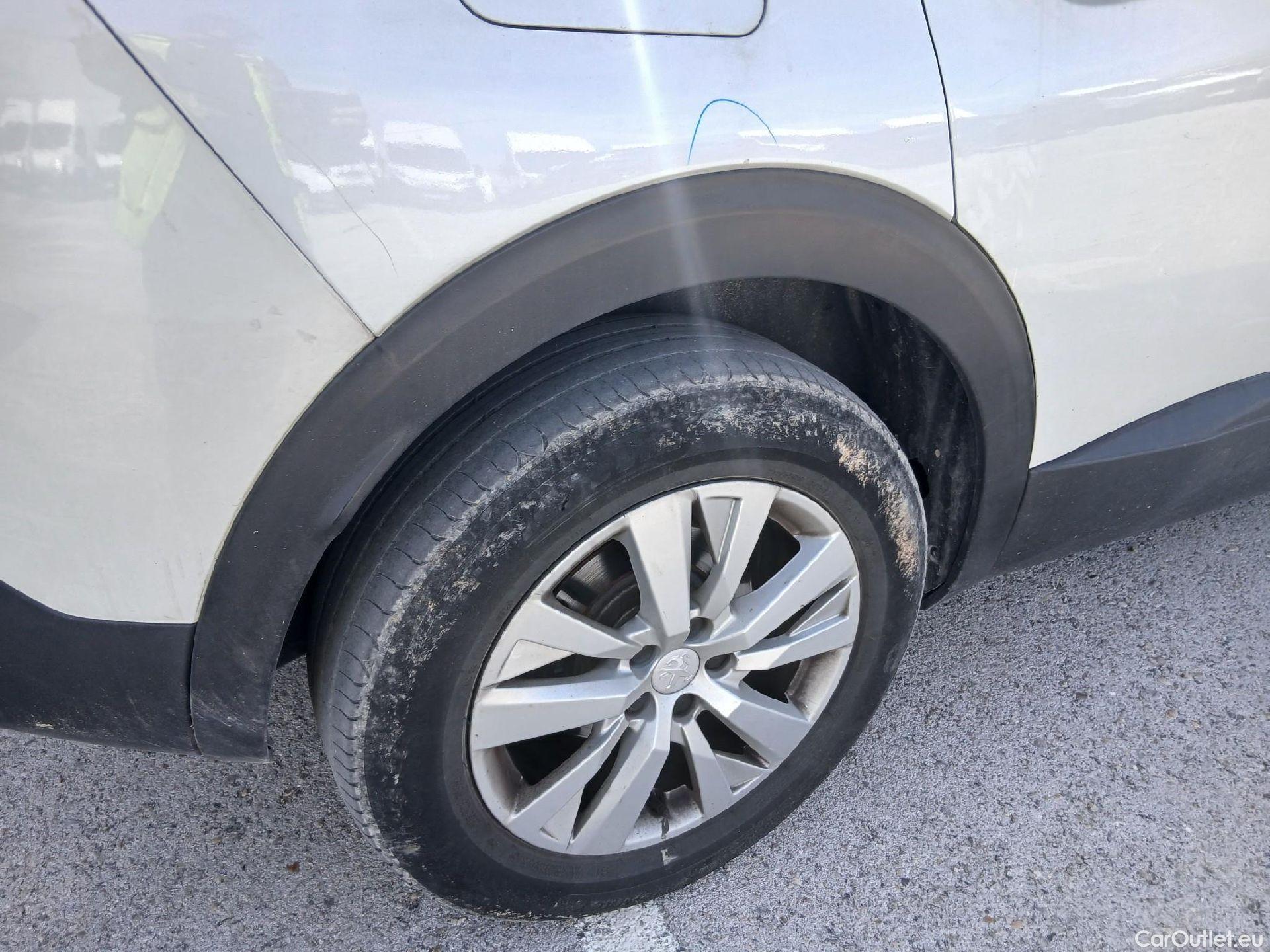  Peugeot  3008 PEUGEOT  / 2020 / 5P / todoterreno 1.5 BlueHDi 96kW (130CV) S&S Active Pack (AC4) #37