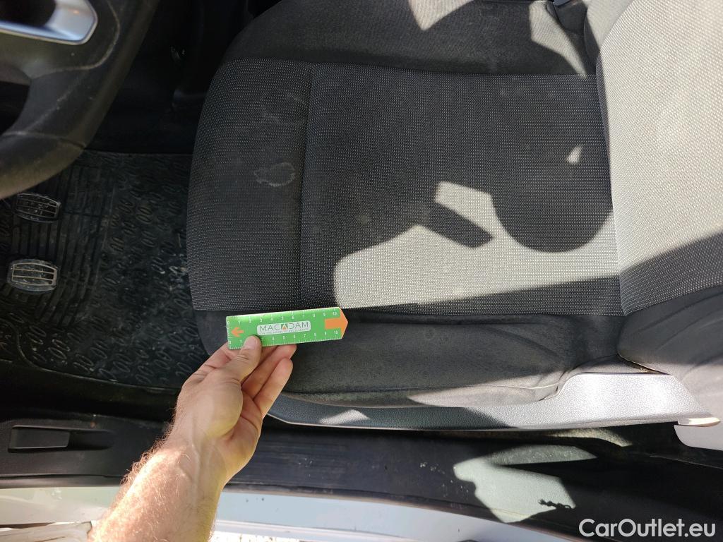  Opel  Combo OPEL  / 2018 / 3P / furgón derivado de turismo 1.6 TD 55kW (75CV) Express L H1 650kg #46