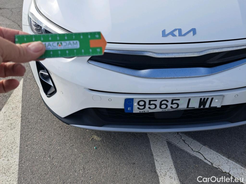  KIA  STONIC KIA  / 2017 / 5P / todoterreno 1.0 T-GDi 88kW (120CV) MHEV iMT Drive #12
