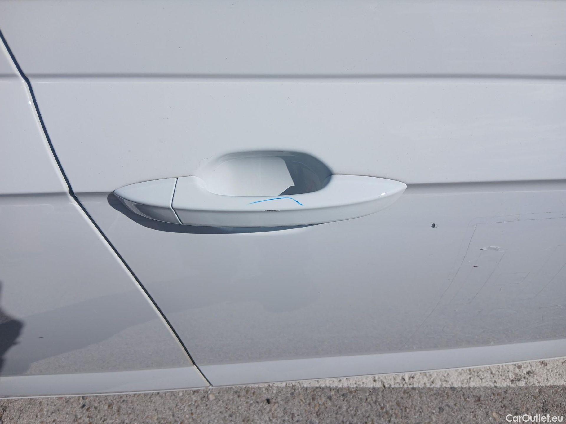  Volkswagen  Polo VOLKSWAGEN  / 2021 / 5P / berlina con portón Life 1.0 TSI 70kW (95CV) #32