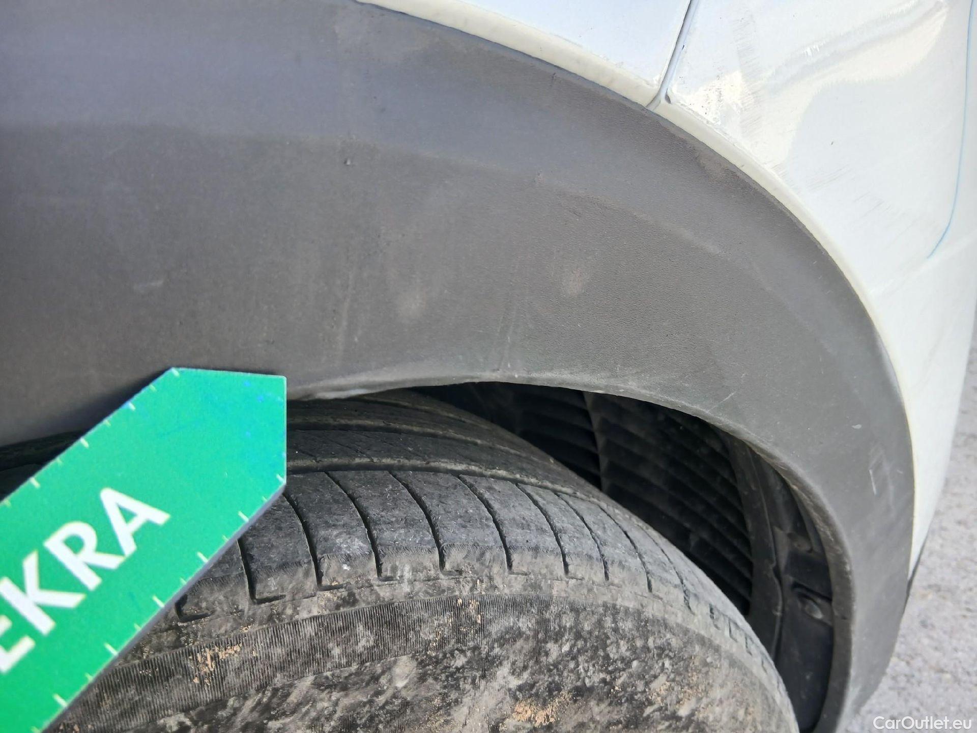  Peugeot  3008 PEUGEOT  / 2020 / 5P / todoterreno 1.5 BlueHDi 96kW (130CV) S&S Active Pack (AC4) #45