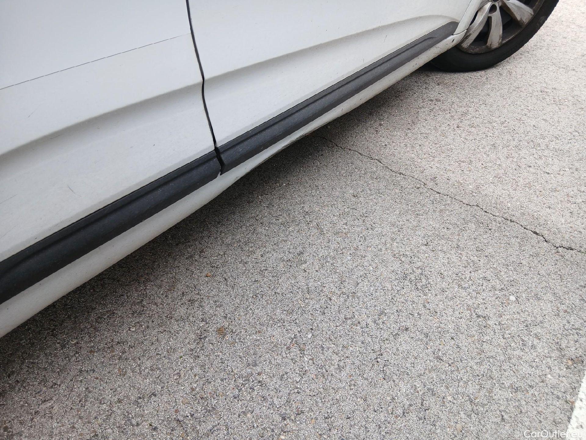  Renault  Clio RENAULT  / 2019 / 5P / berlina con portón Business TCe 74 kW (100CV) GLP #30