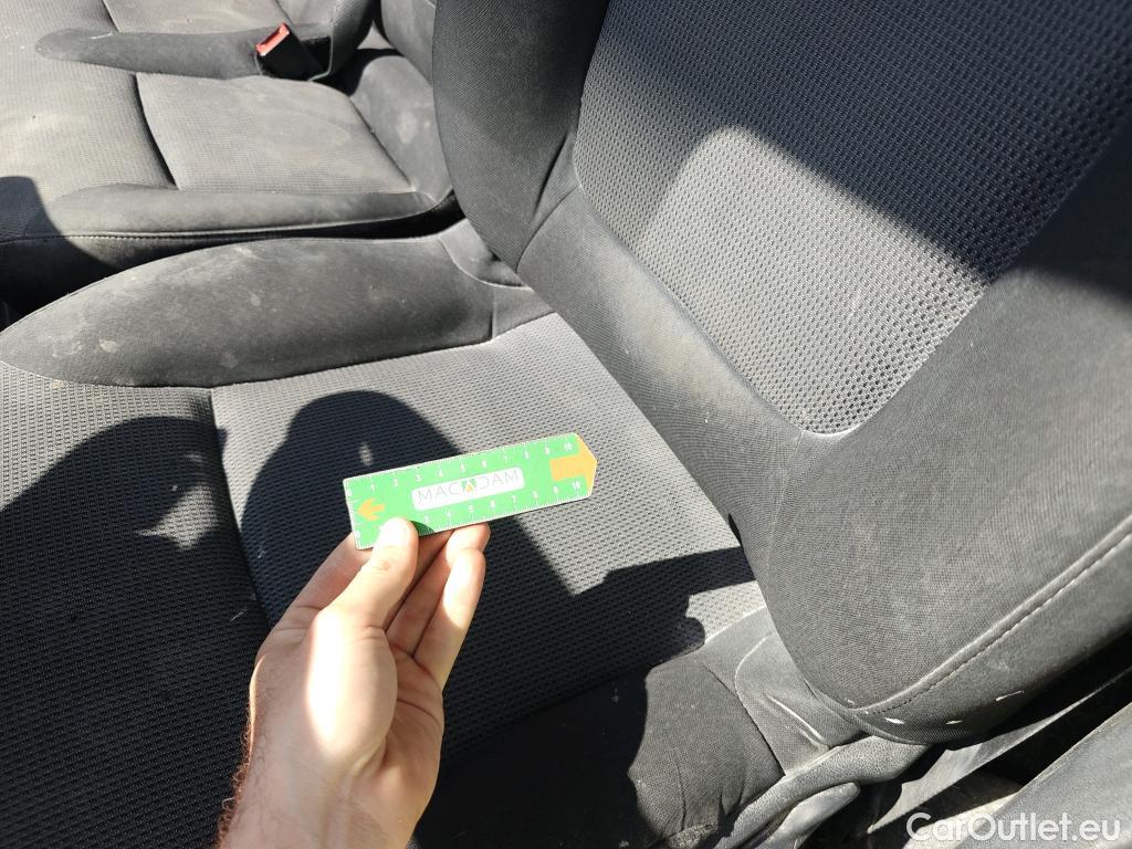  Renault  Trafic RENAULT  / 2019 / 4P / furgón Furgón 27 L1H1 Energy BluedCi 88 kW #68