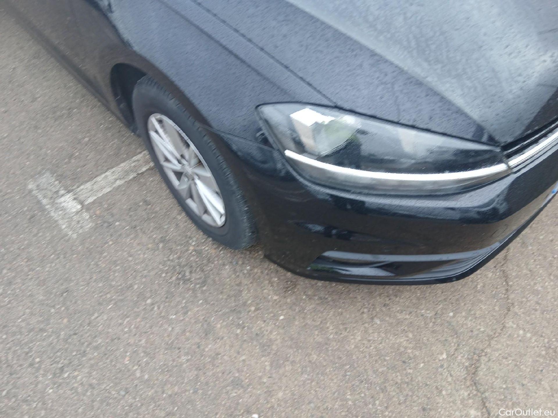  Volkswagen  Golf  VOLKSWAGEN / 2016 / 5P / berlina con portón Last Edition 1.6 TDI 85kW (115CV) #2