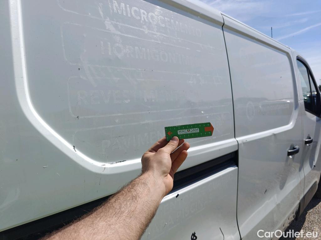  Renault  Trafic RENAULT  / 2019 / 4P / furgón Furgón 27 L1H1 Energy BluedCi 88 kW #52