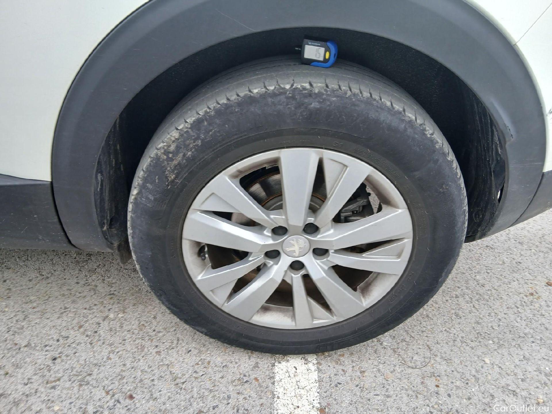  Peugeot  3008 PEUGEOT  / 2020 / 5P / todoterreno 1.5 BlueHDi 96kW (130CV) S&S Active Pack (AC4) #40