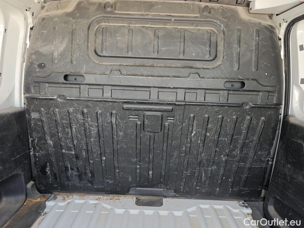  Opel  Combo OPEL  / 2018 / 3P / furgón derivado de turismo 1.6 TD 55kW (75CV) Express L H1 650kg #45