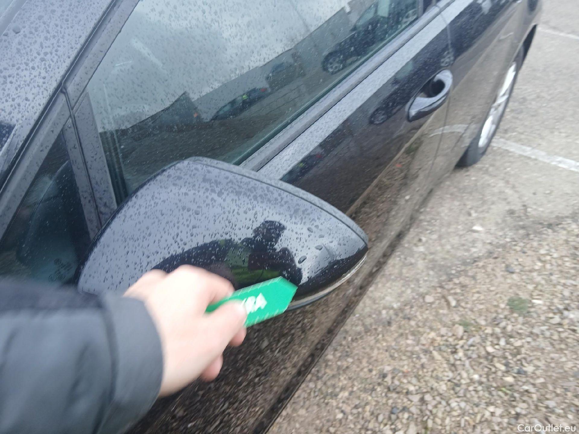  Volkswagen  Golf  VOLKSWAGEN / 2016 / 5P / berlina con portón Last Edition 1.6 TDI 85kW (115CV) #7