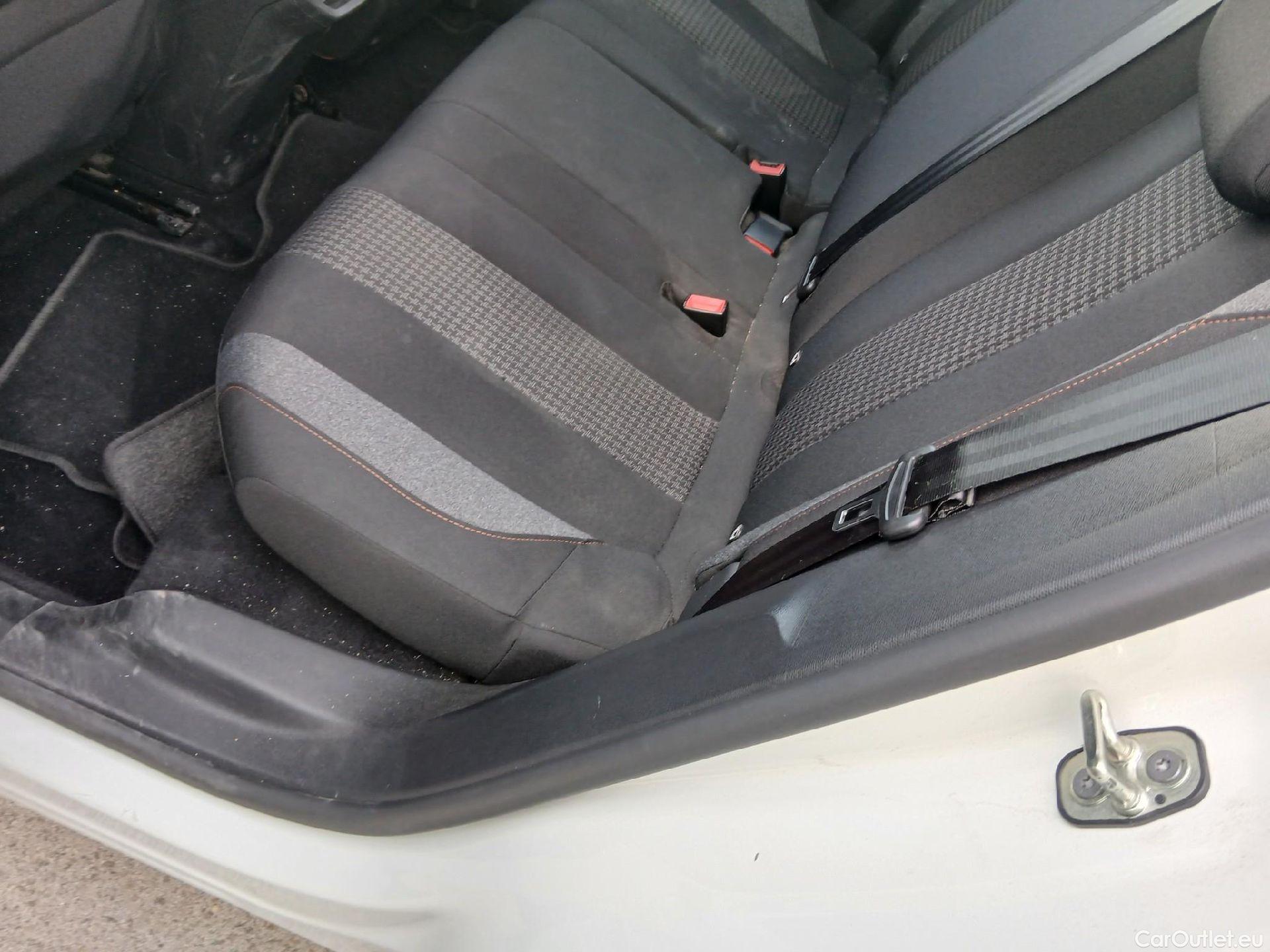  Peugeot  3008 PEUGEOT  / 2020 / 5P / todoterreno 1.5 BlueHDi 96kW (130CV) S&S Active Pack (AC4) #24