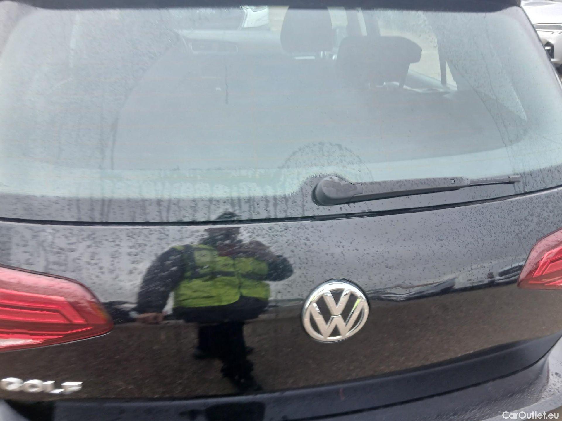  Volkswagen  Golf  VOLKSWAGEN / 2016 / 5P / berlina con portón Last Edition 1.6 TDI 85kW (115CV) #15